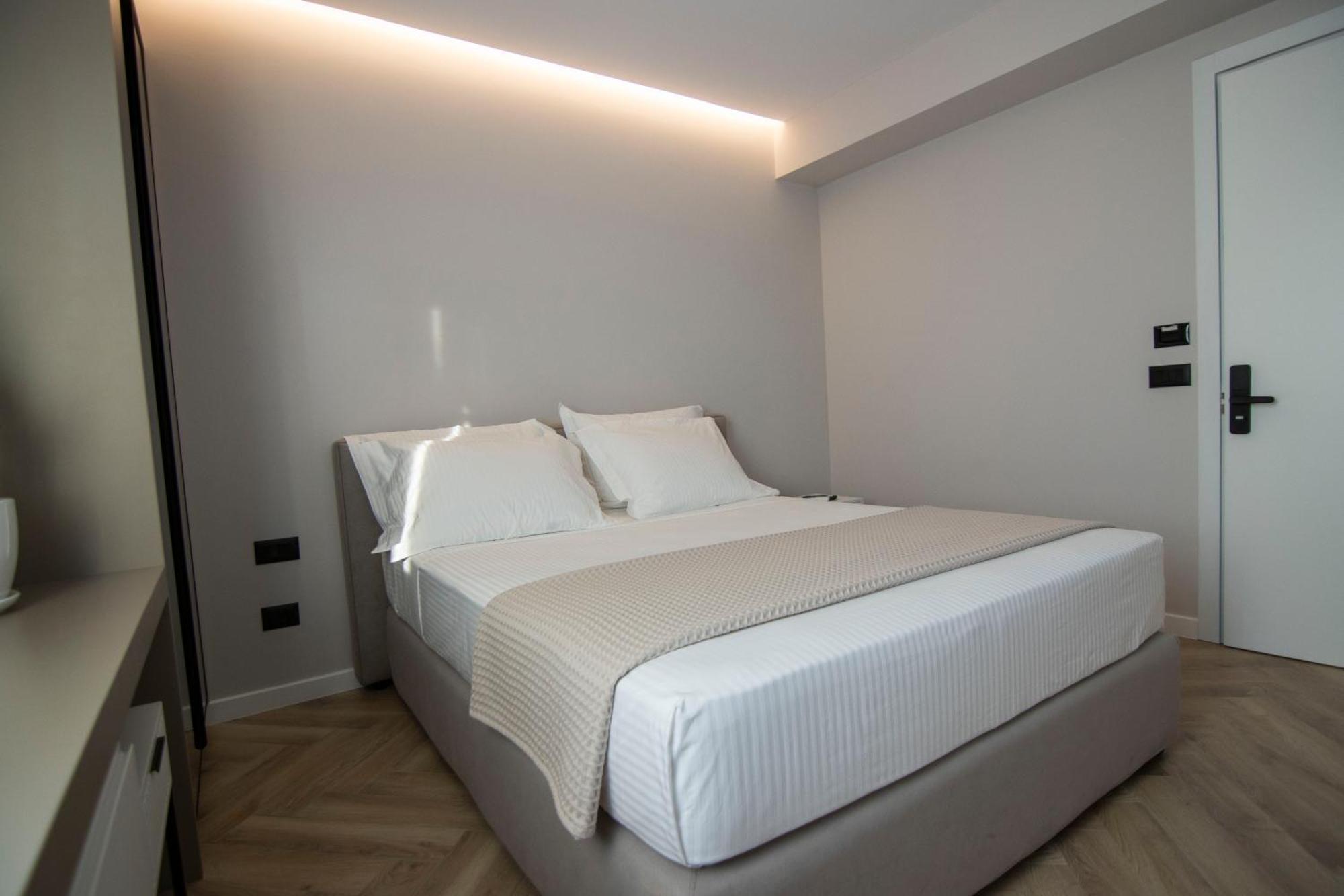 Mina Luxury Rooms Tirana Extérieur photo